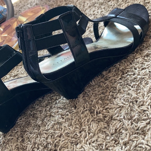 black wedge heels - Picture 4 of 4